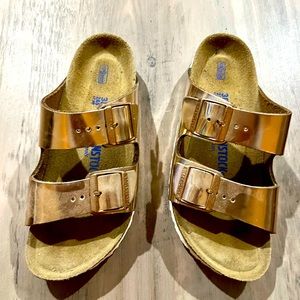 Birkenstock Rose Gold - Arizona style sandals. Excellent condition. Size 38